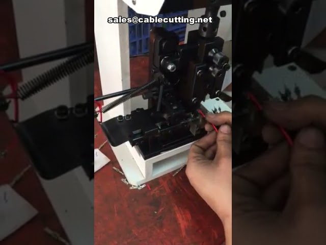 European Plug Terminal Crimping Machine for Factory Automation