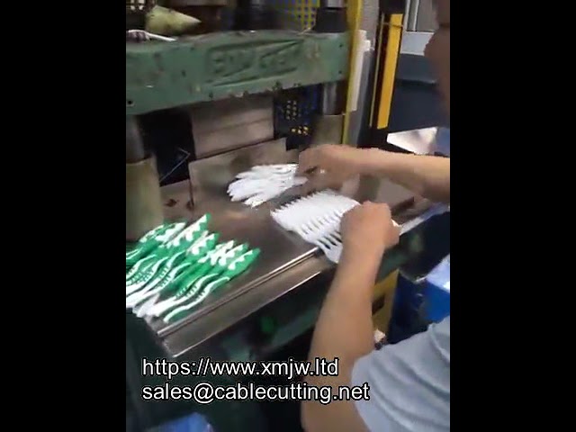 35-Ton Small PVC Vertical Plastic Injection Molding Machine for PP Material Parts